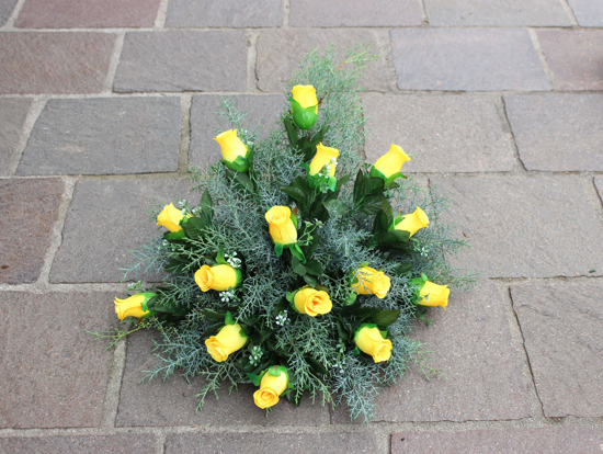 Ikebana iz svilnega cvetja